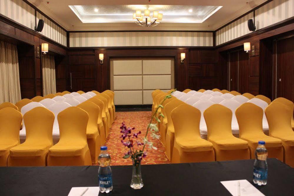 Quality Inn Viha Kumbakonam Exterior foto